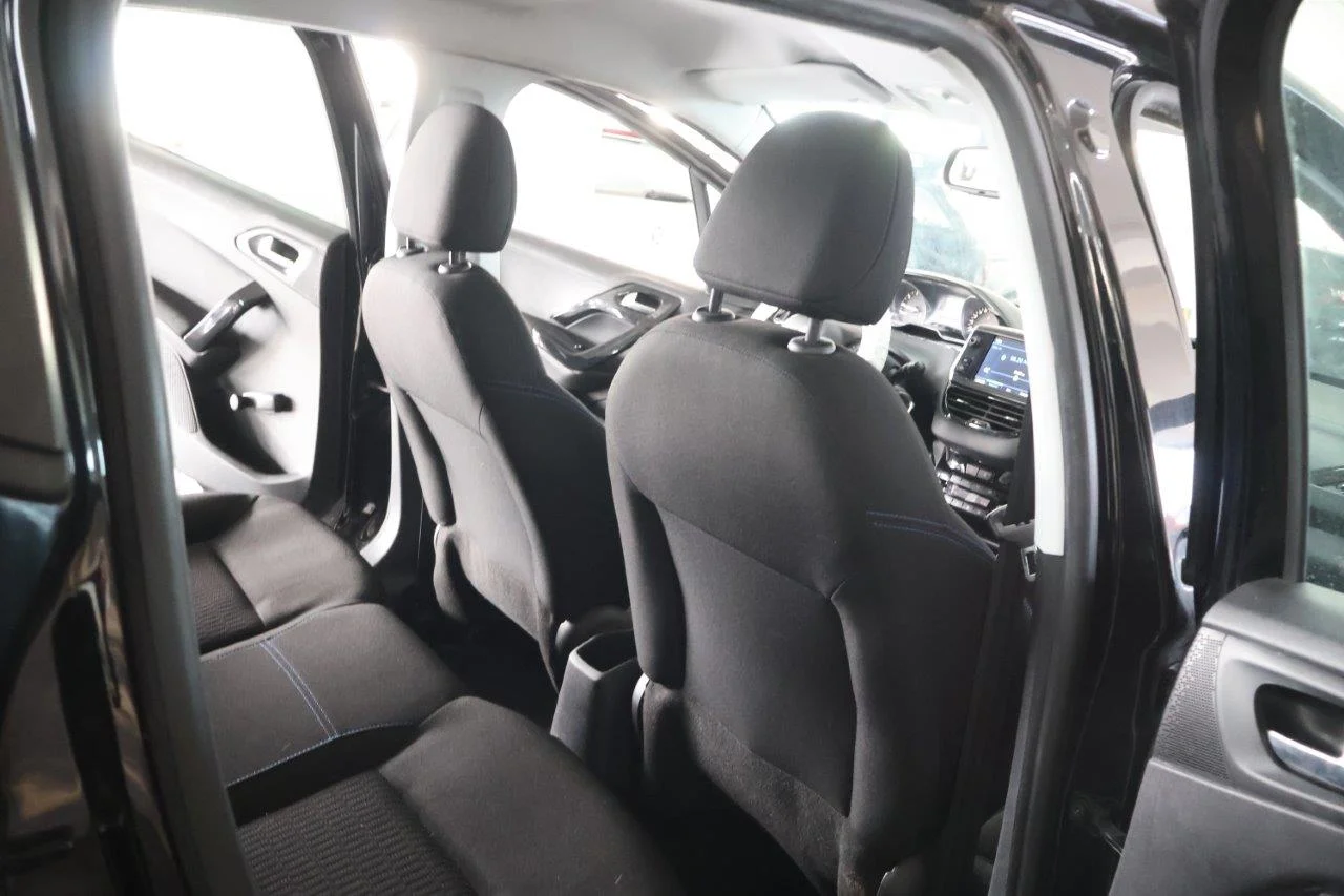 Peugeot 208 - View model 31