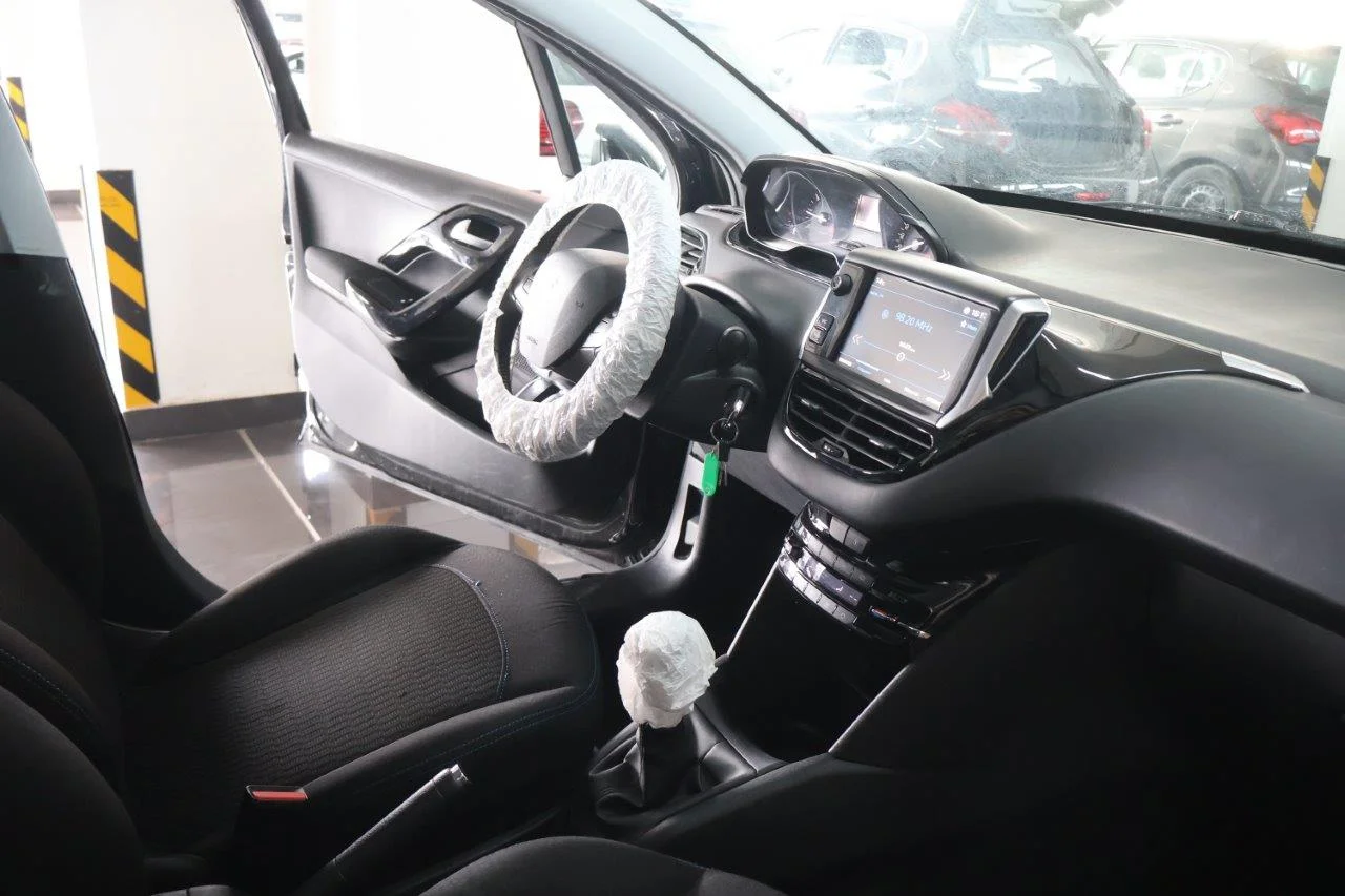 Peugeot 208 - View model 34