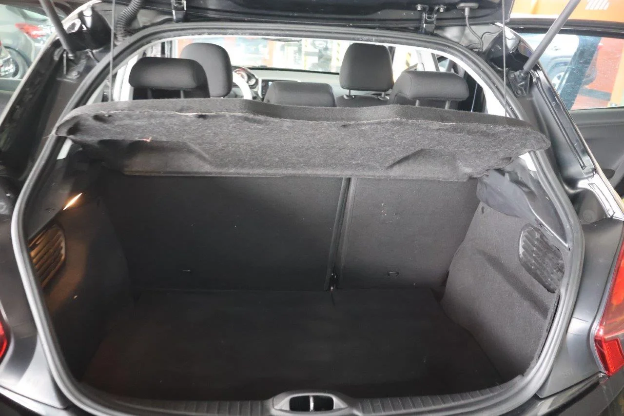 Peugeot 208 - View model 35