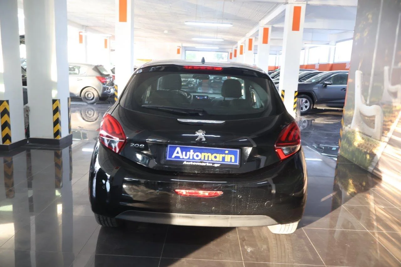 Peugeot 208 - View model 5