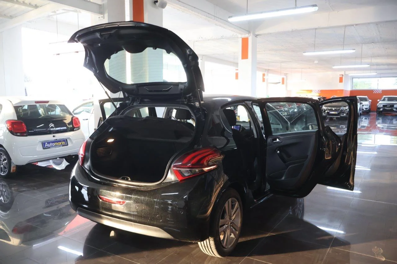 Peugeot 208 - View model 7