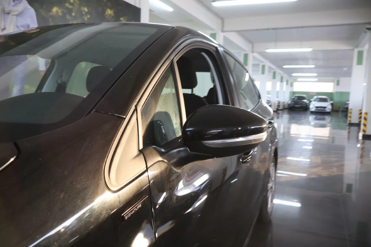 Peugeot 208 - View model 15