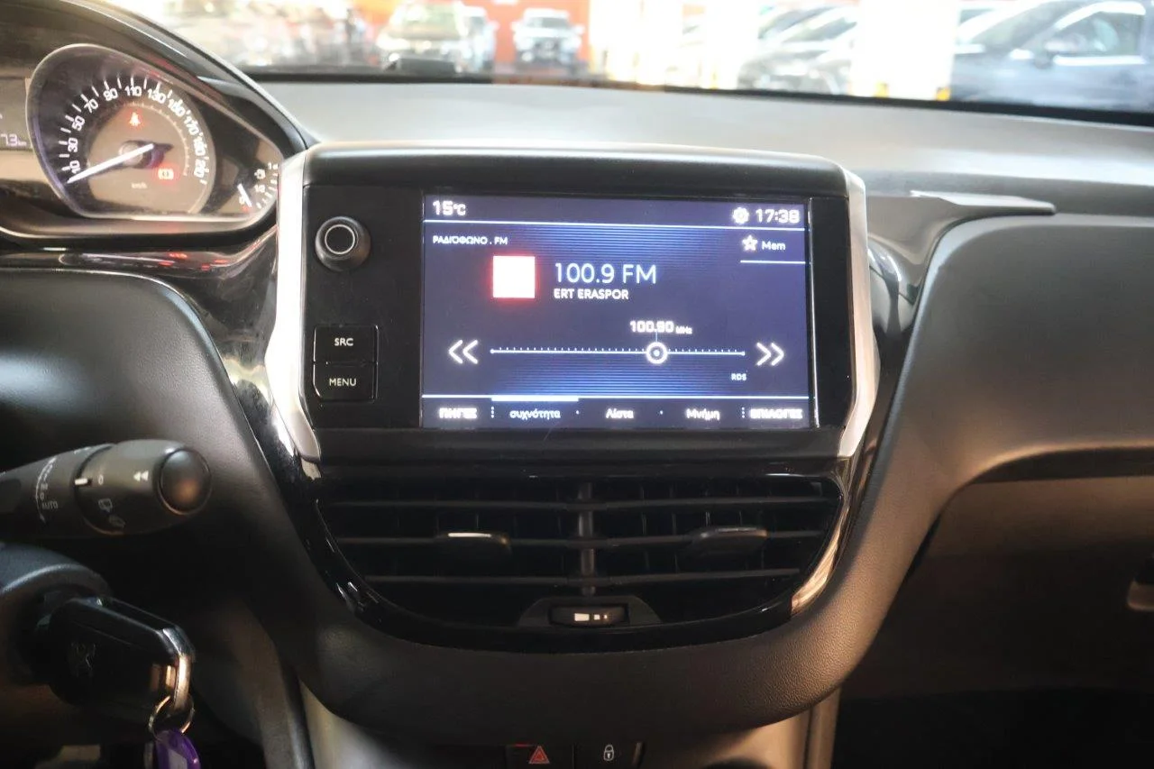 Peugeot 208 - View model 22