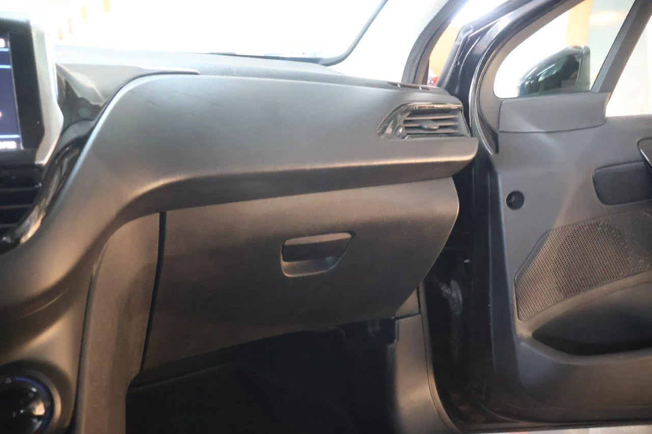 Peugeot 208 - View model 23