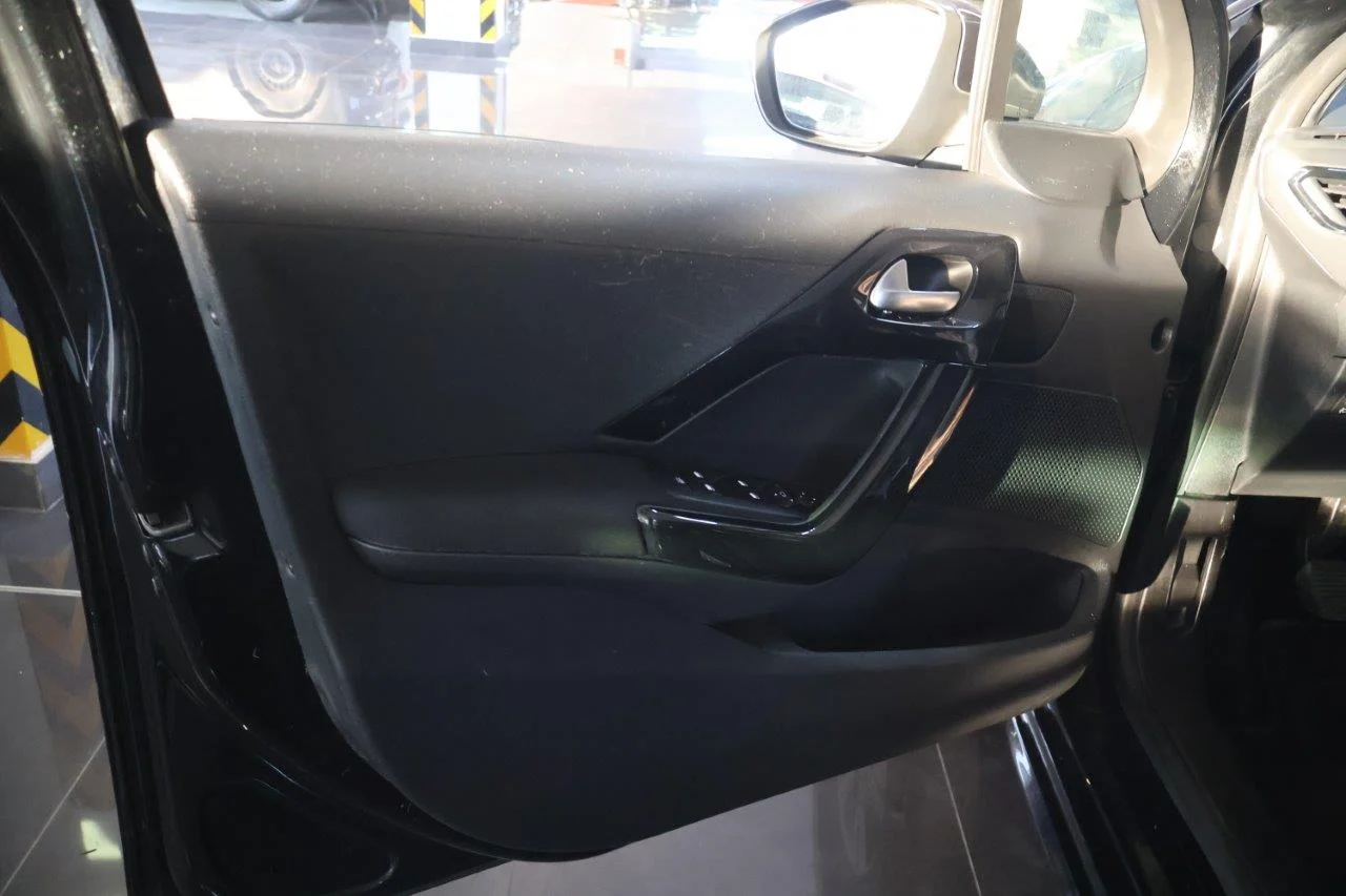 Peugeot 208 - View model 26
