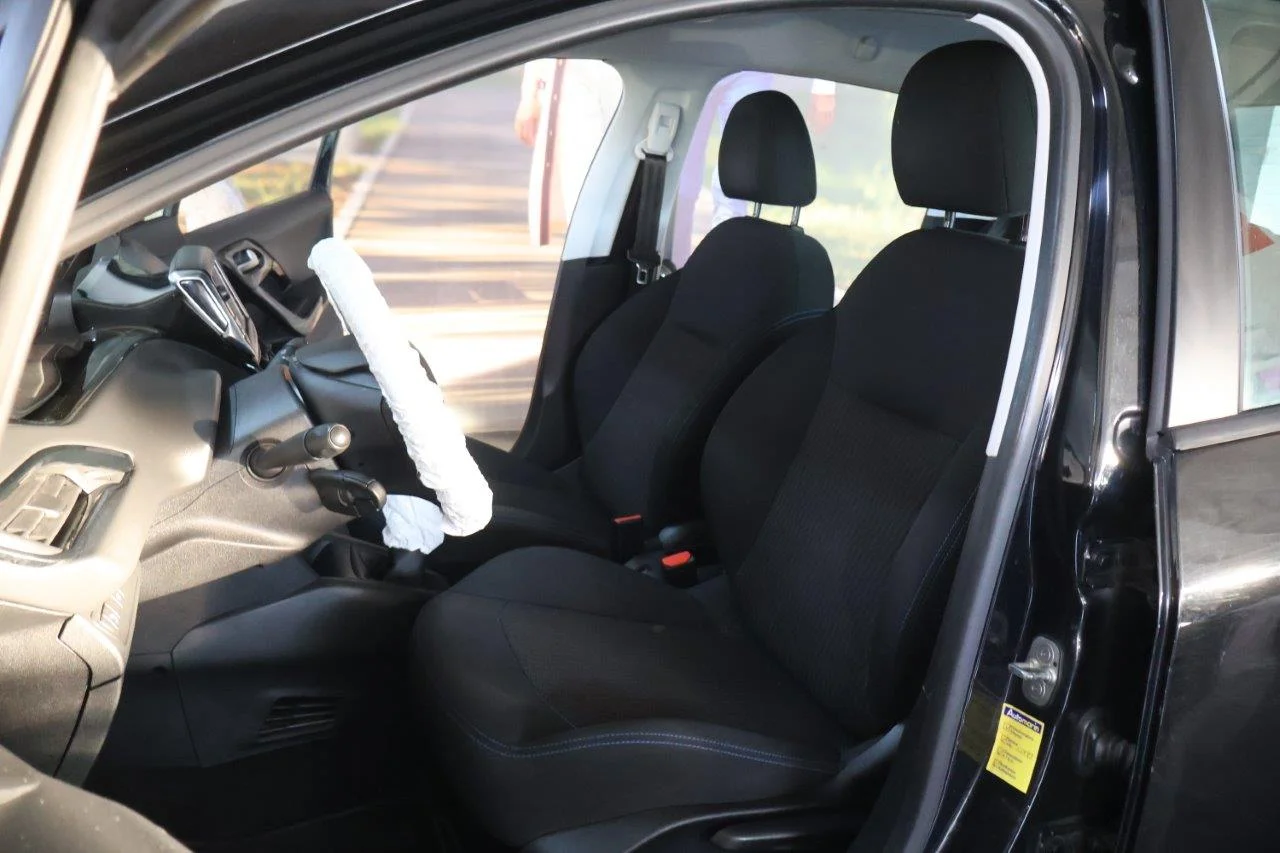 Peugeot 208 - View model 28