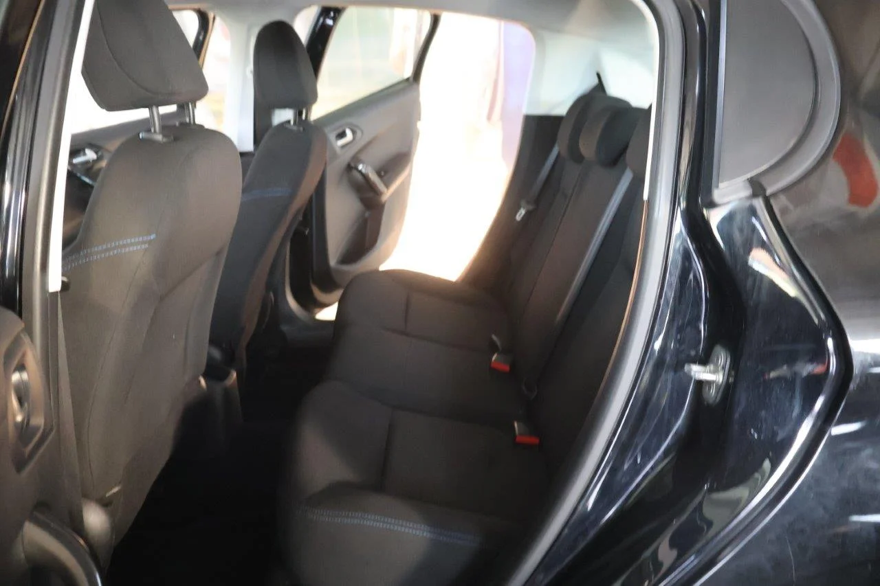 Peugeot 208 - View model 31