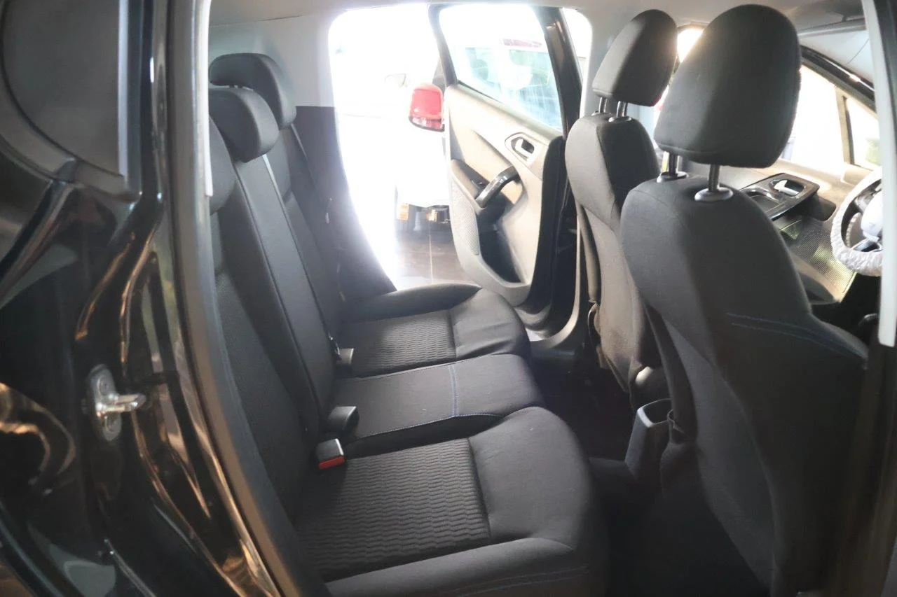 Peugeot 208 - View model 33