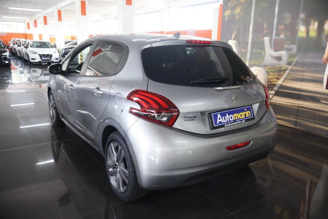 Peugeot 208 - View model 6