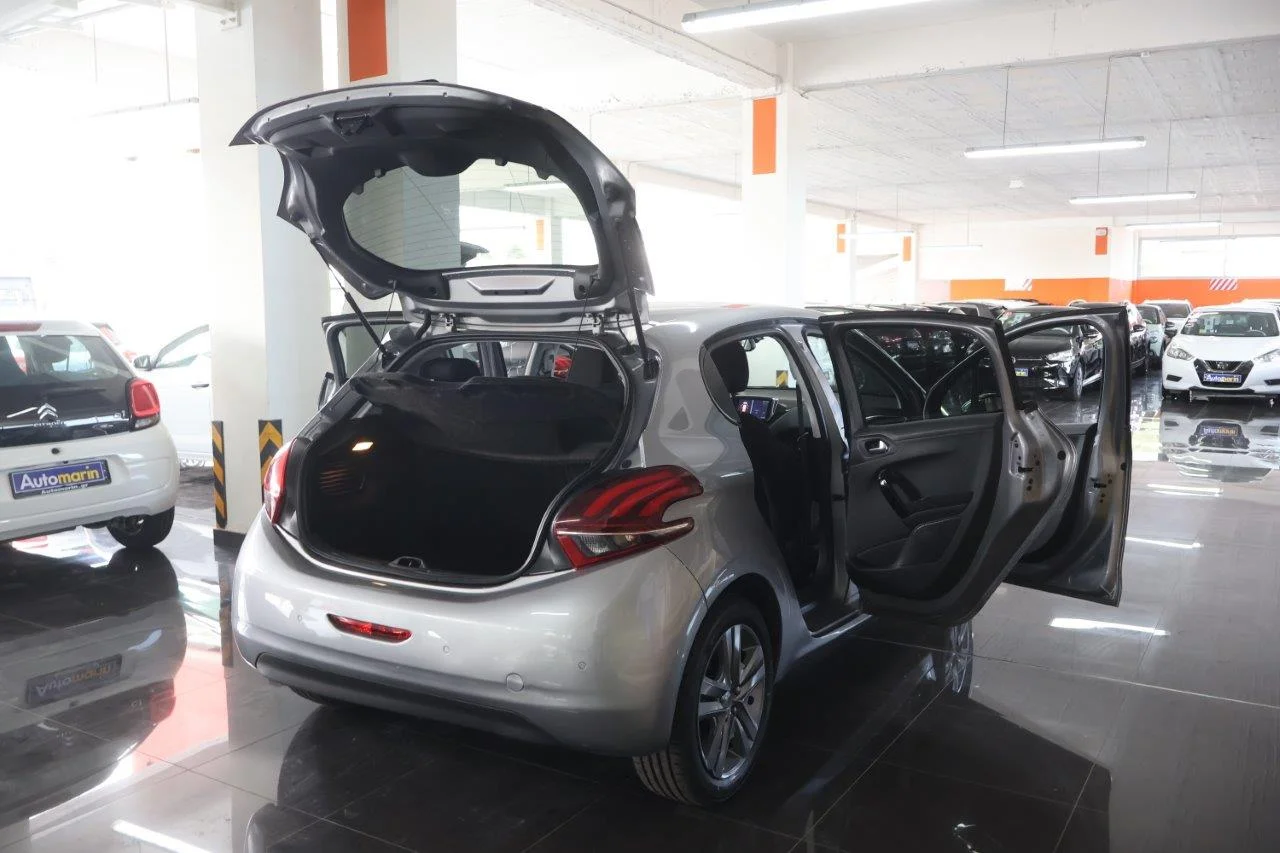 Peugeot 208 - View model 7