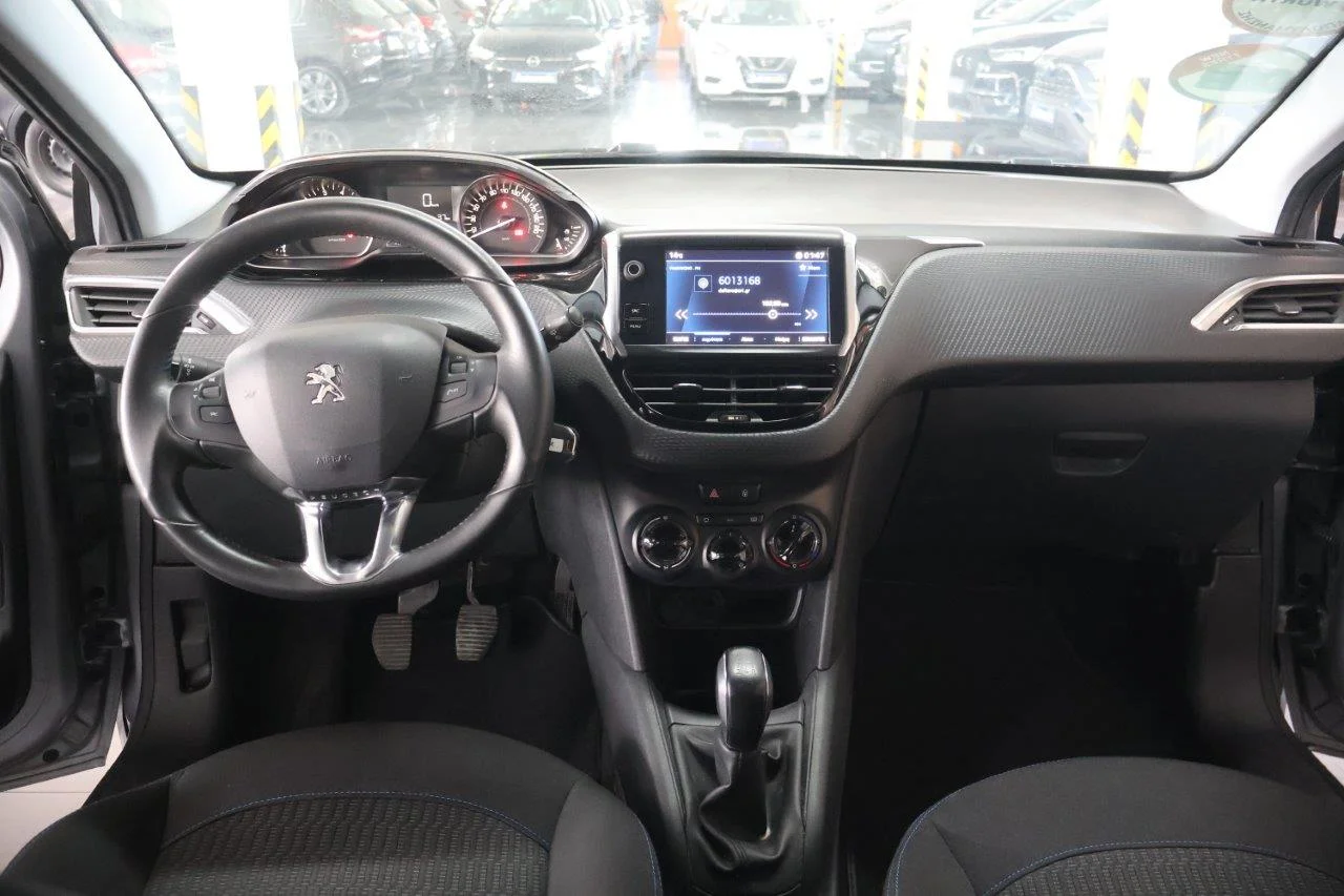 Peugeot 208 - View model 21