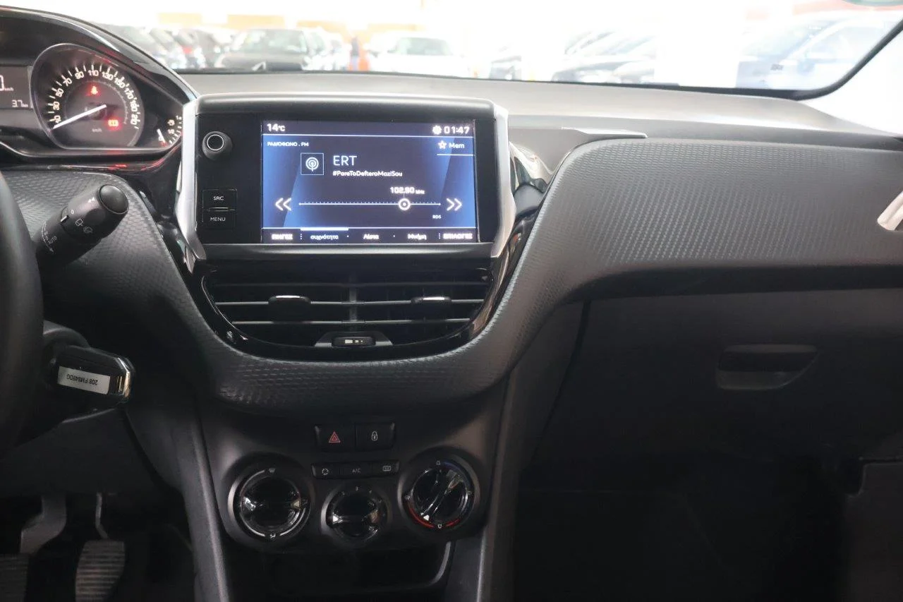 Peugeot 208 - View model 22