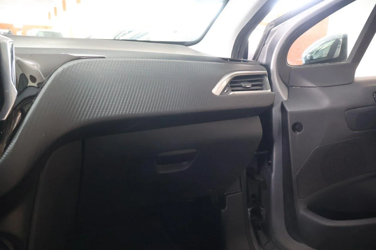 Peugeot 208 - View model 23