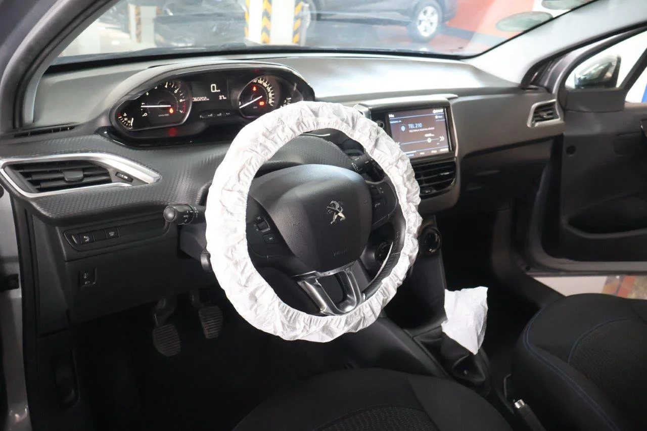 Peugeot 208 - View model 25