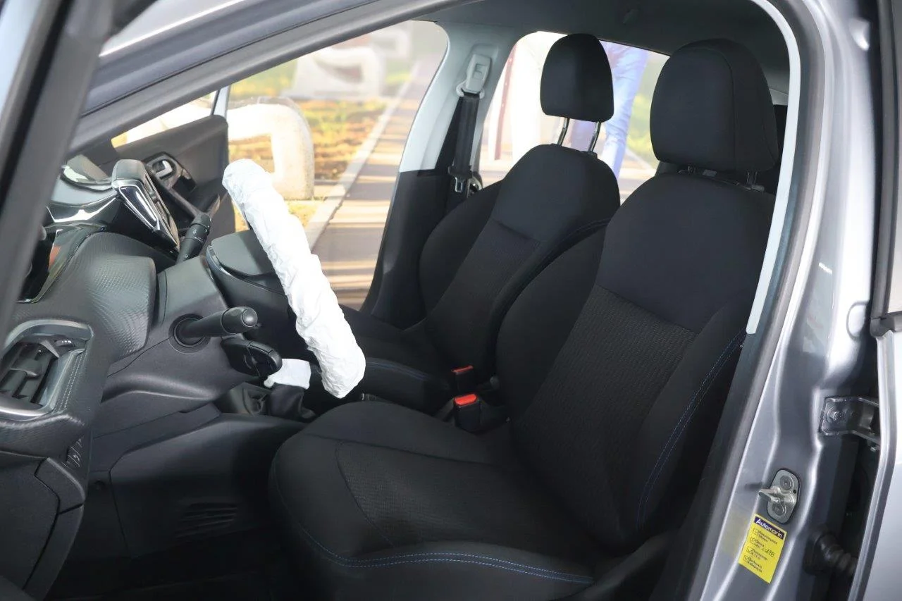 Peugeot 208 - View model 28