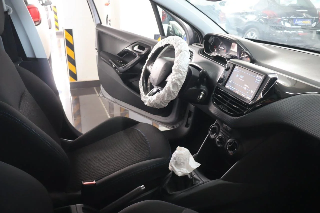 Peugeot 208 - View model 35