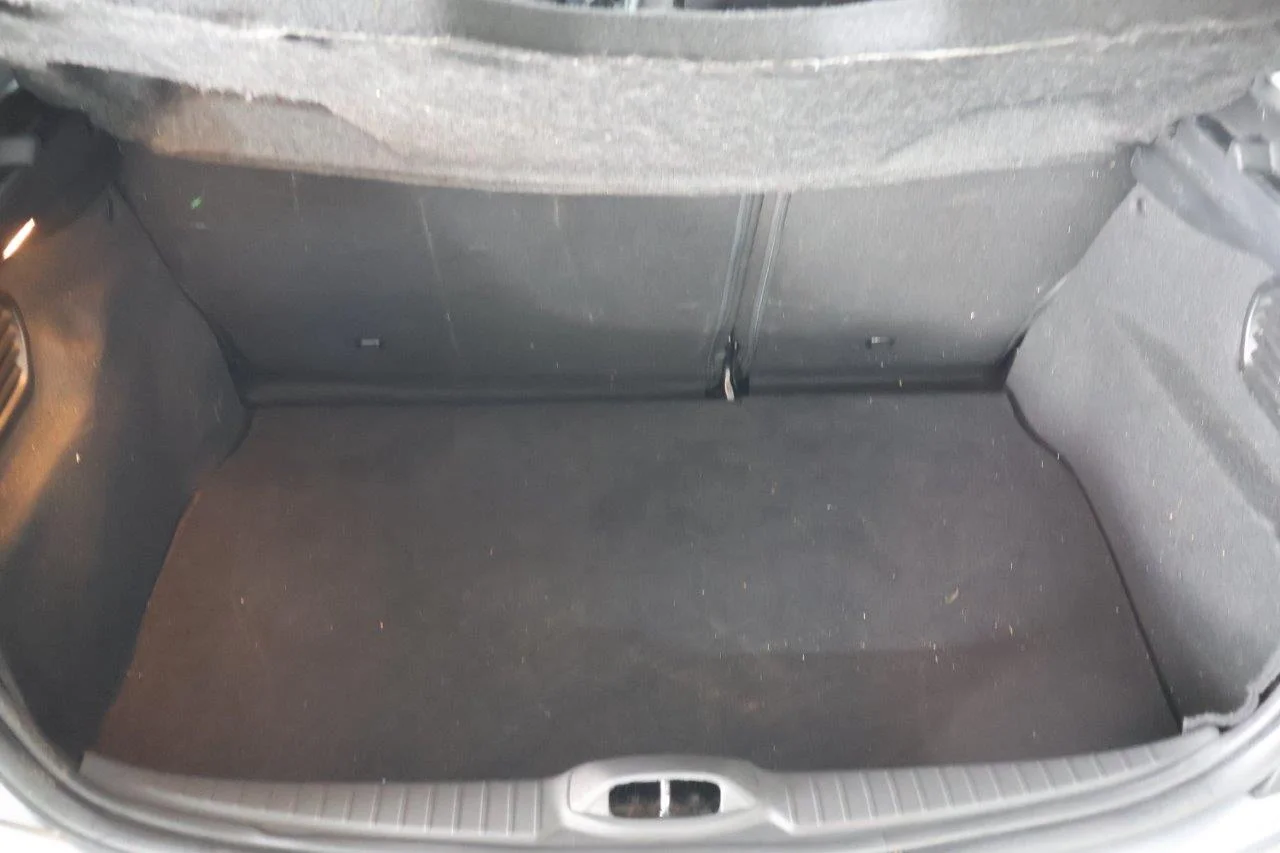 Peugeot 208 - View model 36