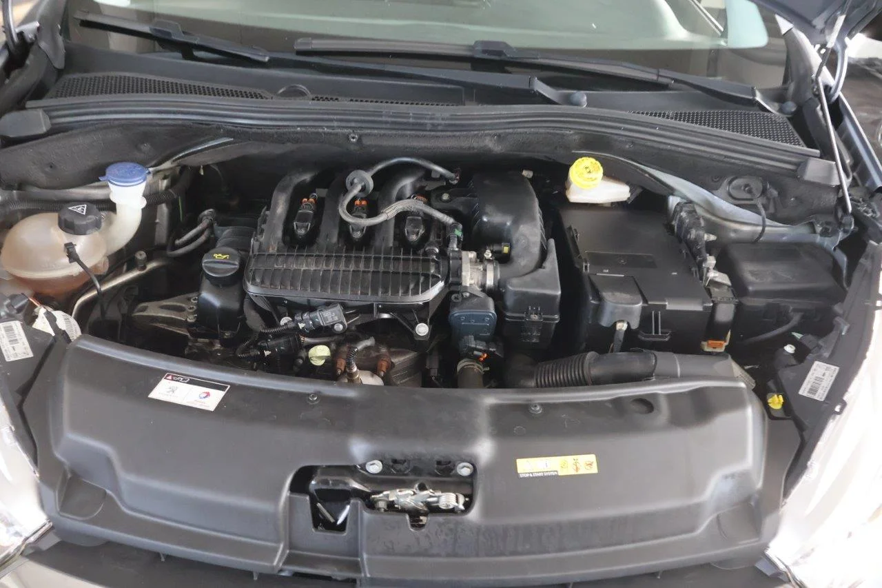 Peugeot 208 - View model 37