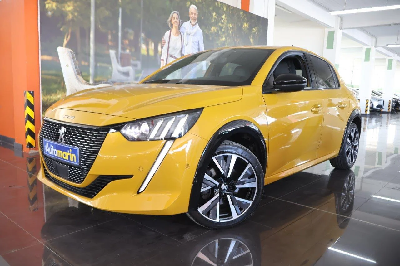 View 1 - Peugeot 208 - 2021