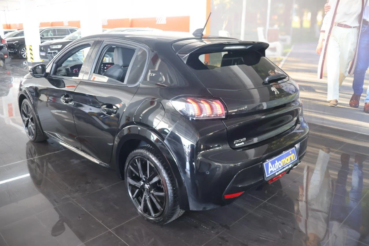 Peugeot 208 - View model 6