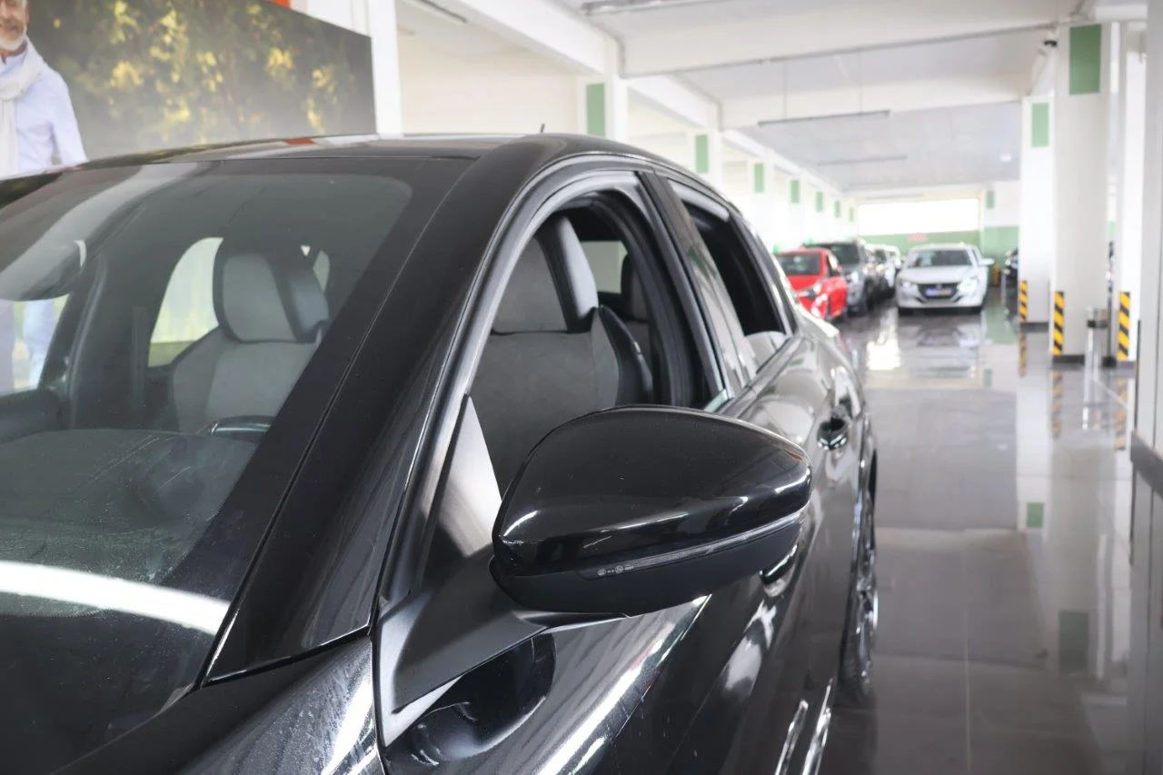 Peugeot 208 - View model 13