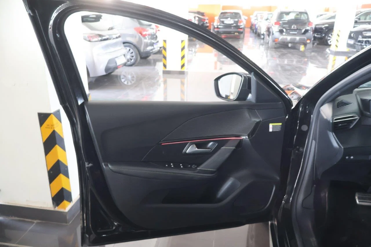 Peugeot 208 - View model 31