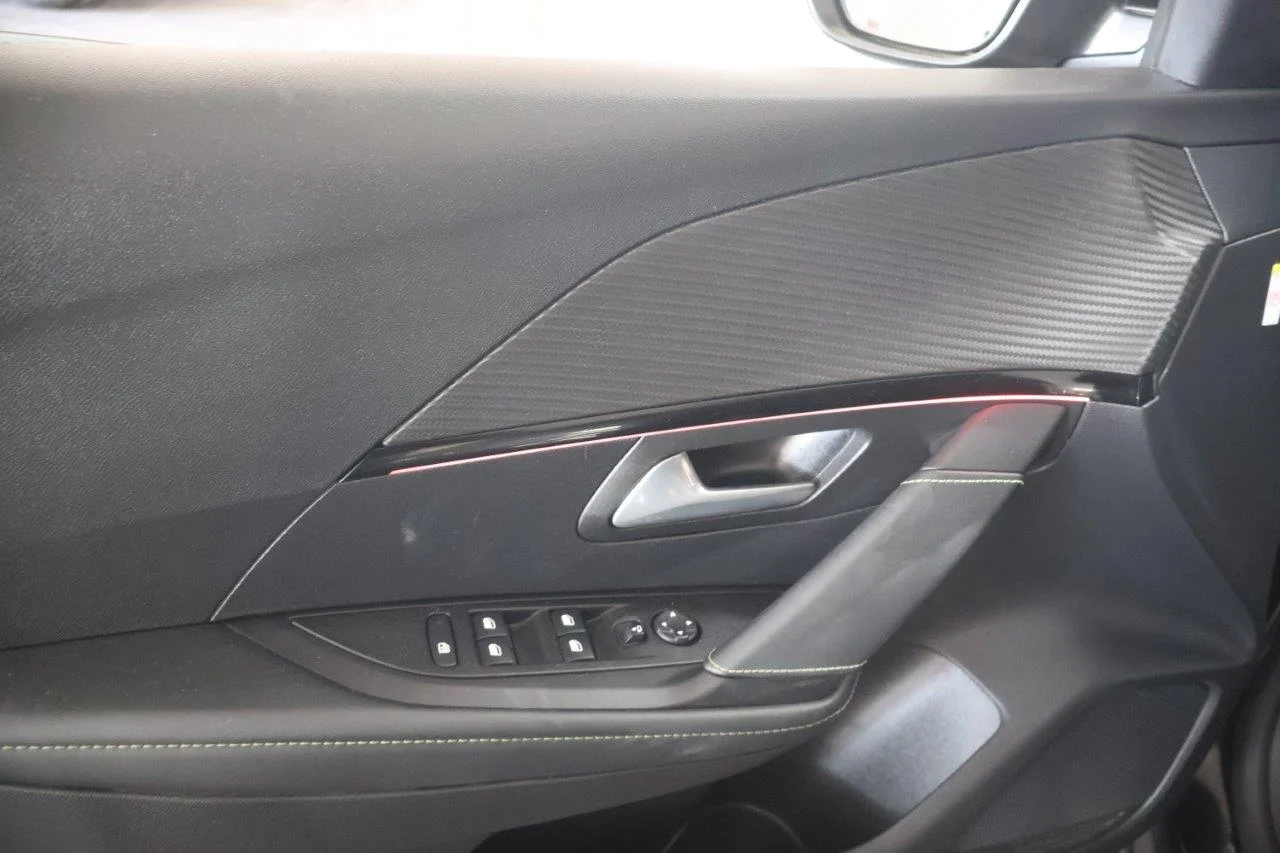 Peugeot 208 - View model 32