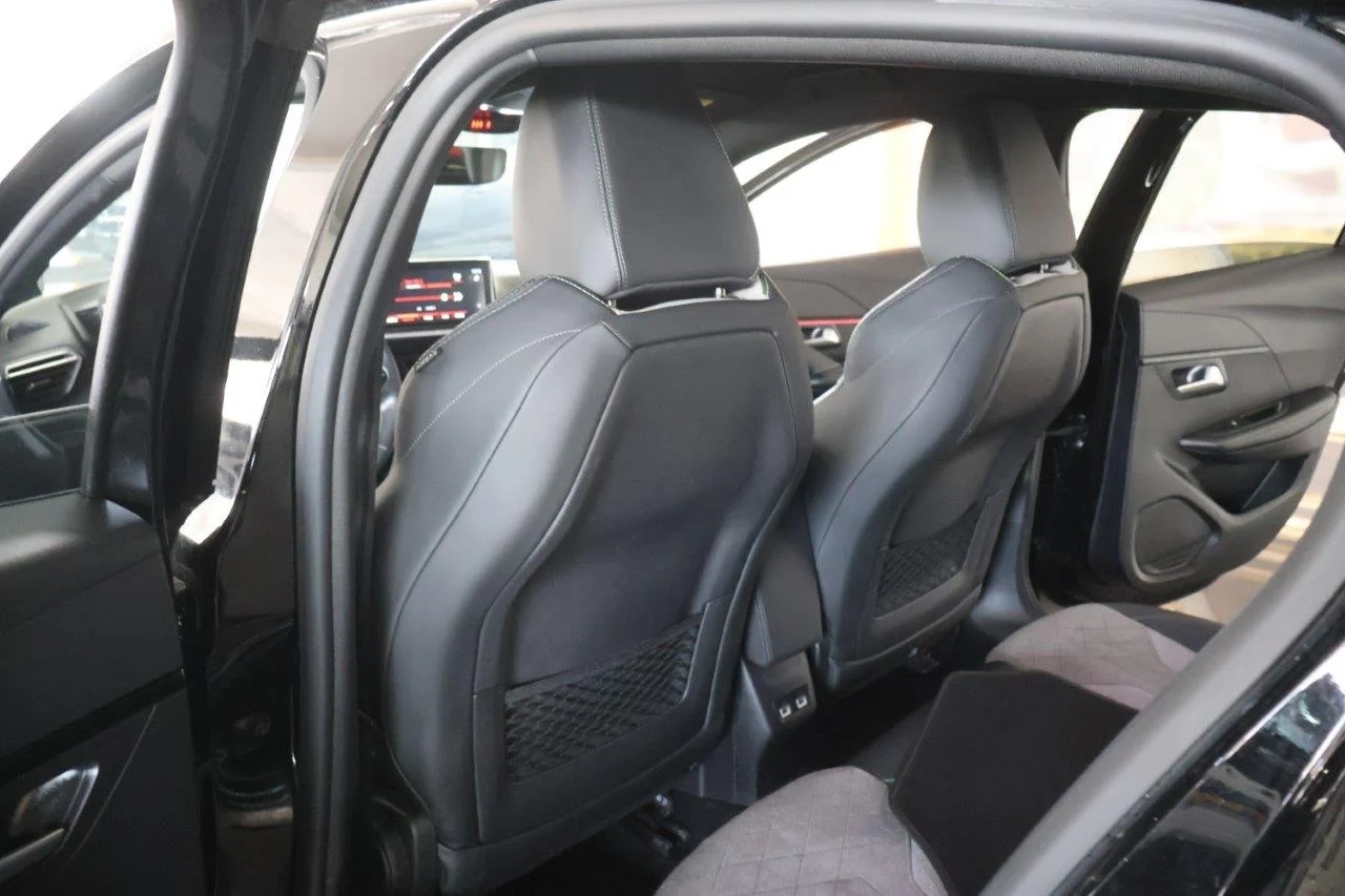 Peugeot 208 - View model 35