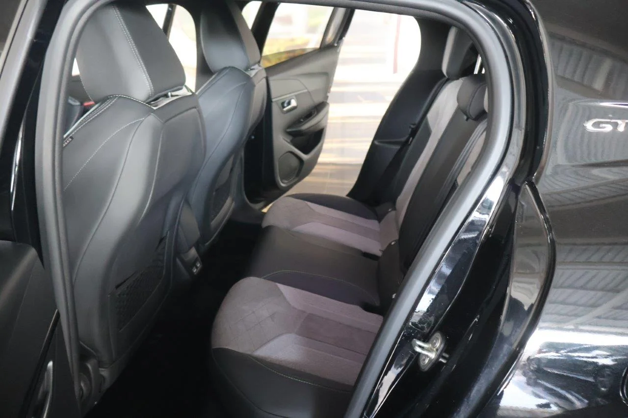 Peugeot 208 - View model 36