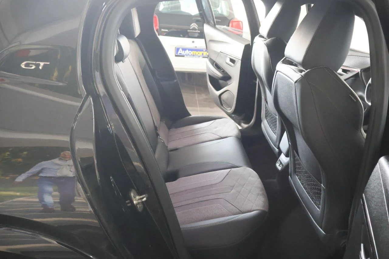 Peugeot 208 - View model 38