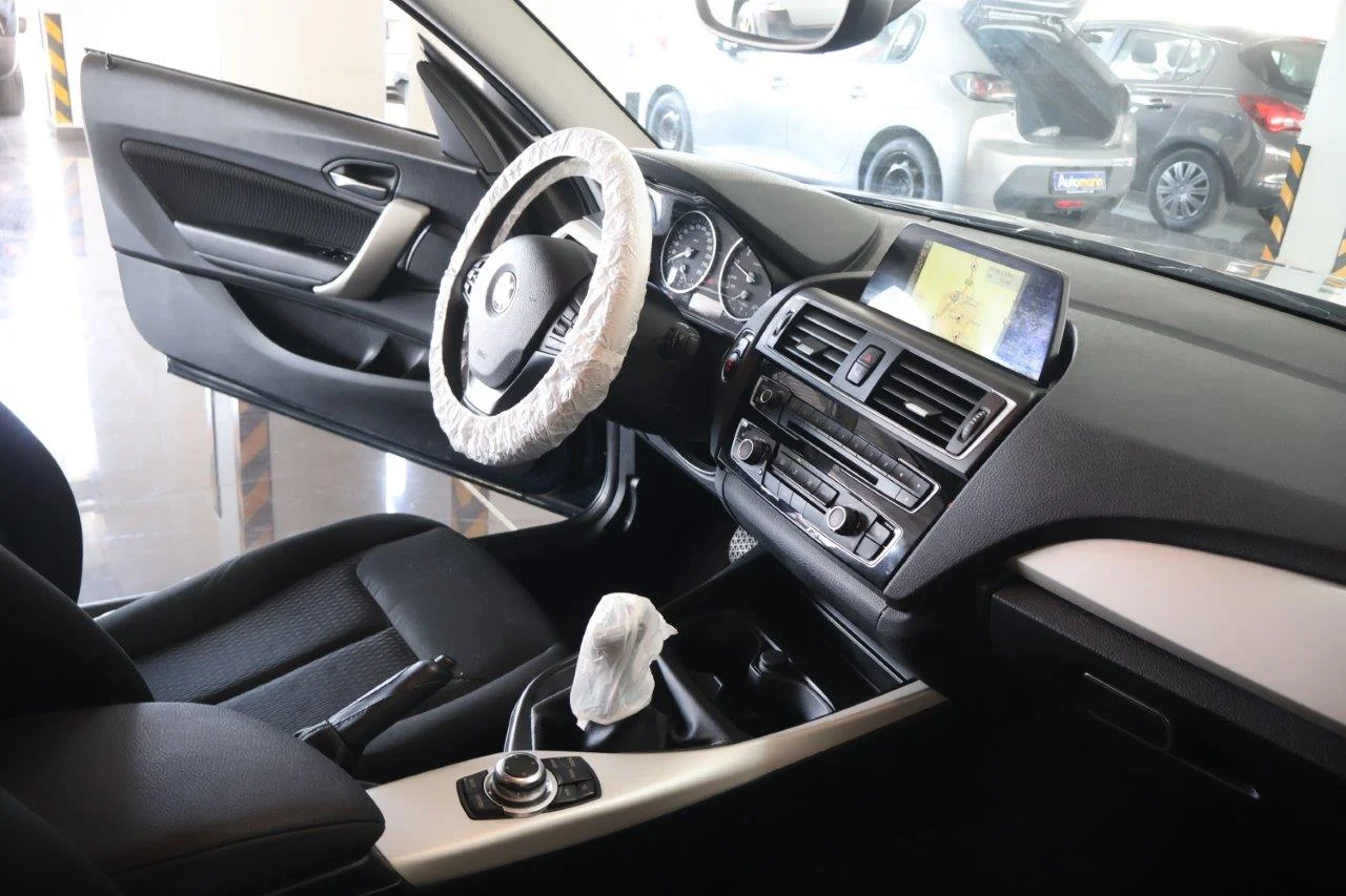 Bmw 118 - View model 30