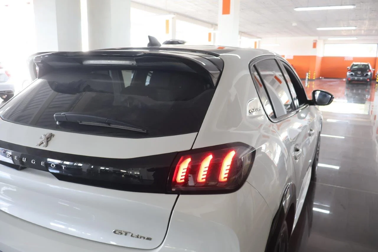 Peugeot 208 - View model 10