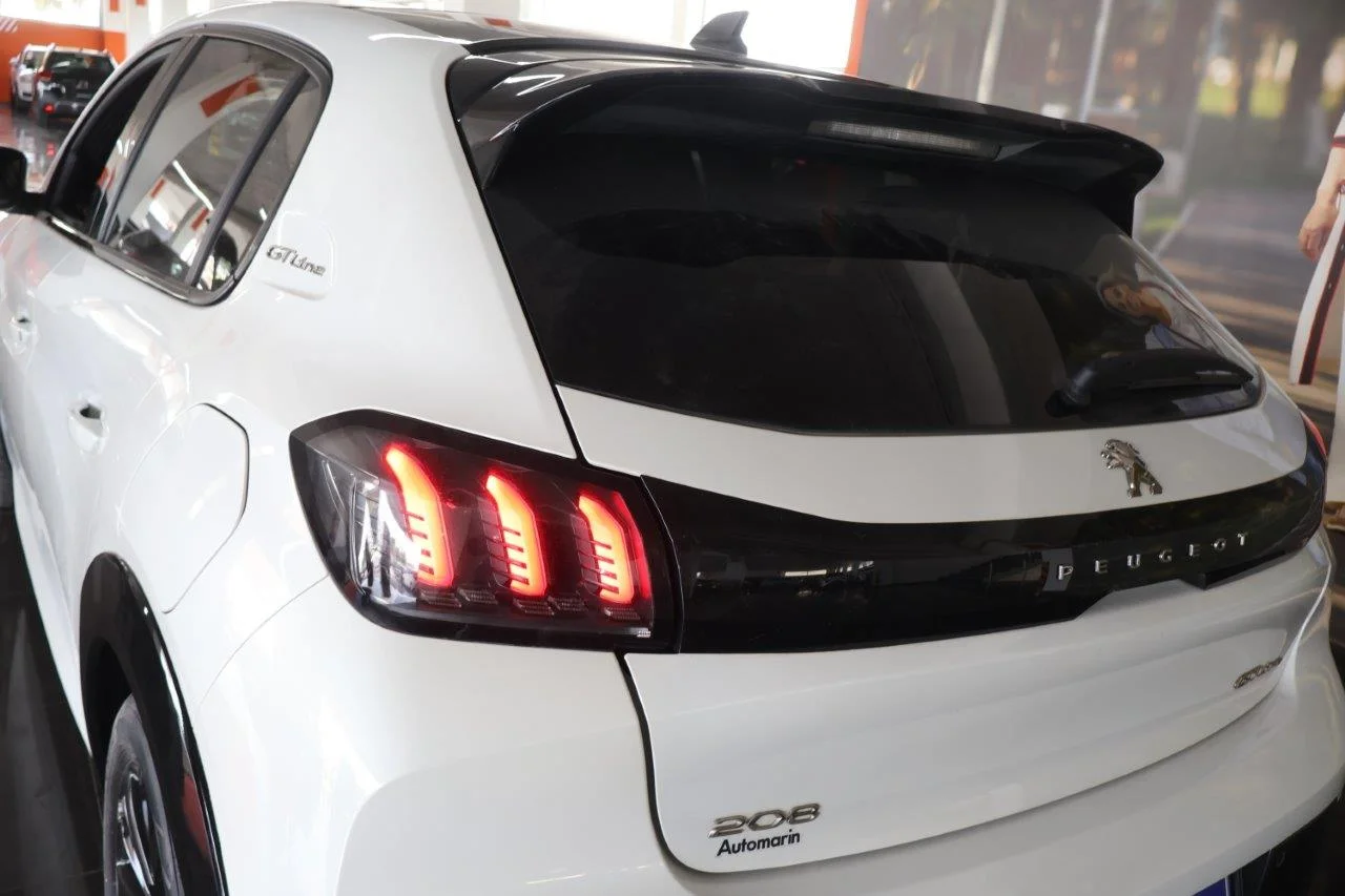 Peugeot 208 - View model 11