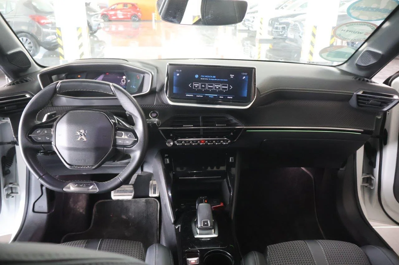 Peugeot 208 - View model 18