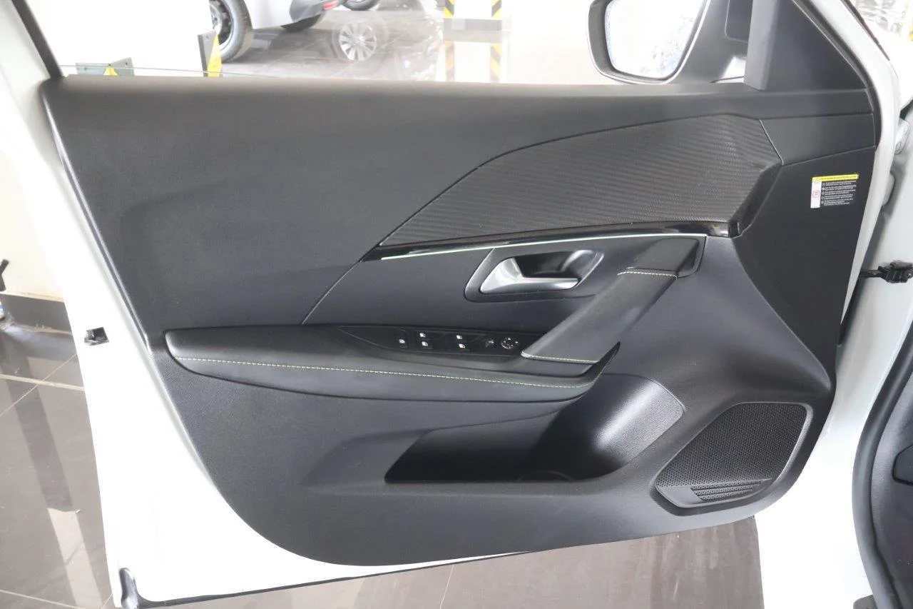 Peugeot 208 - View model 24