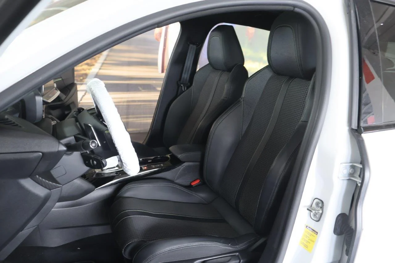 Peugeot 208 - View model 26
