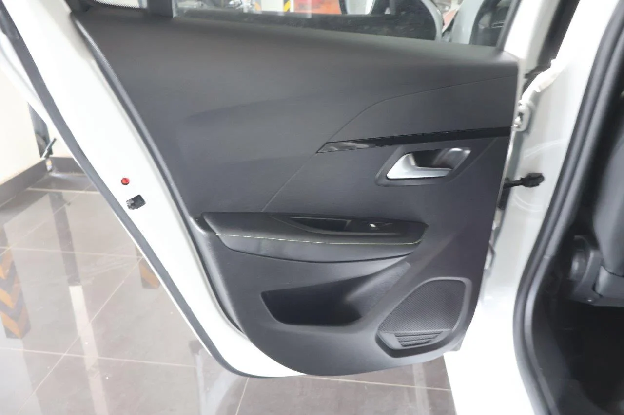 Peugeot 208 - View model 29