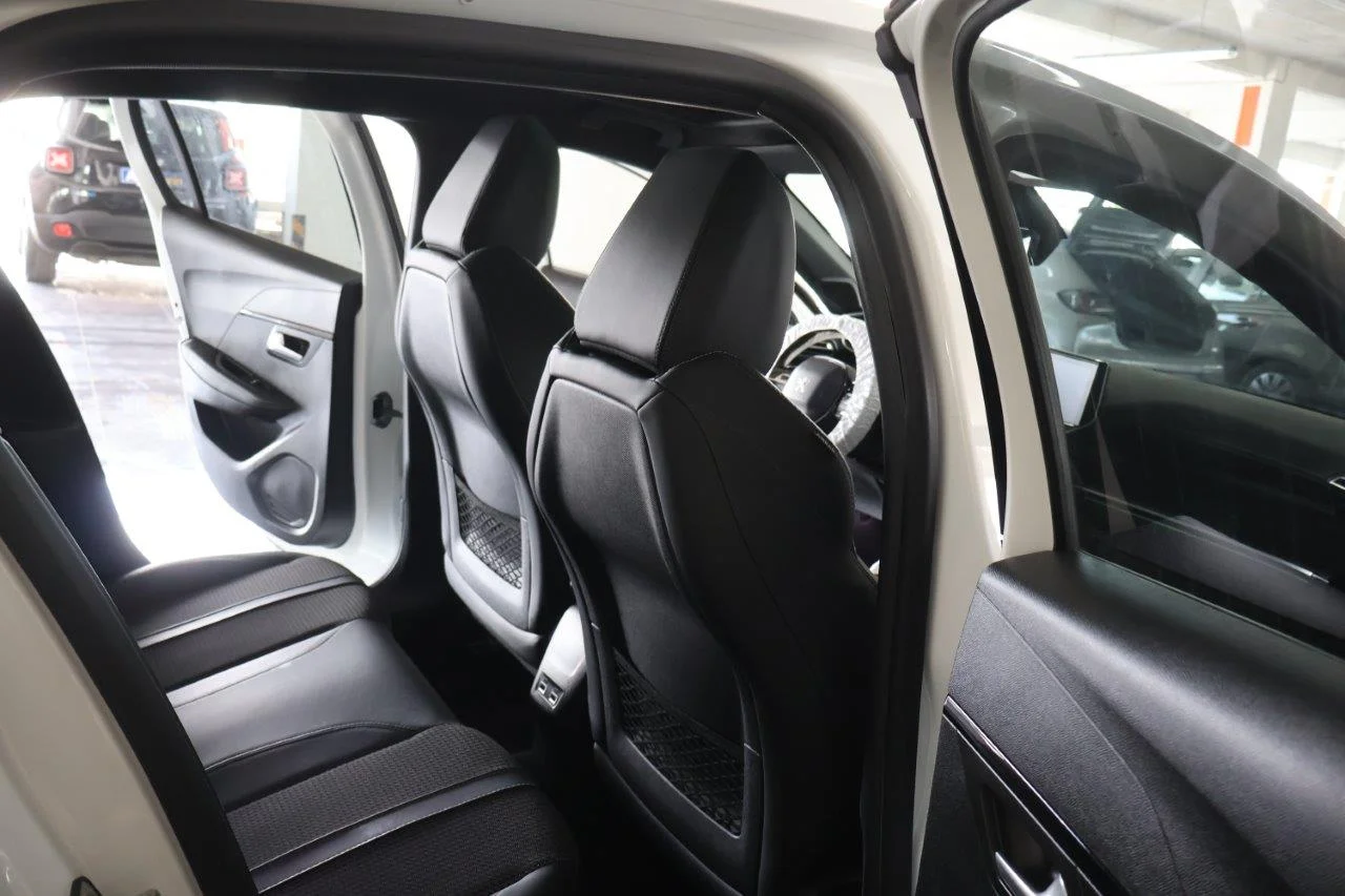 Peugeot 208 - View model 31