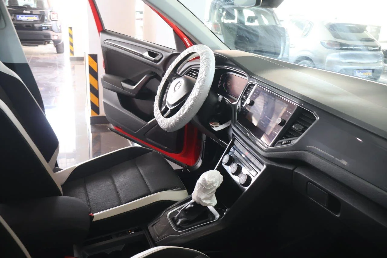 Volkswagen T-Roc - View model 33