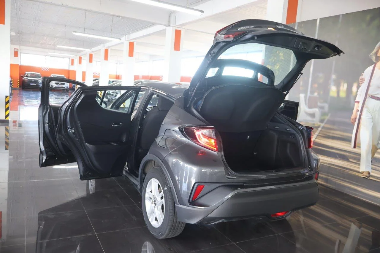 Toyota C-HR - View model 9
