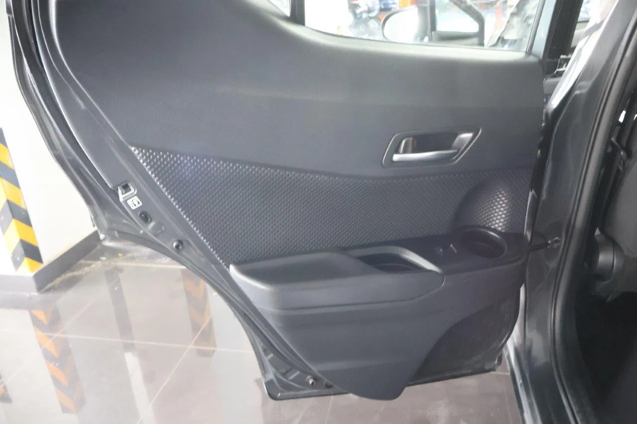 Toyota C-HR - View model 28