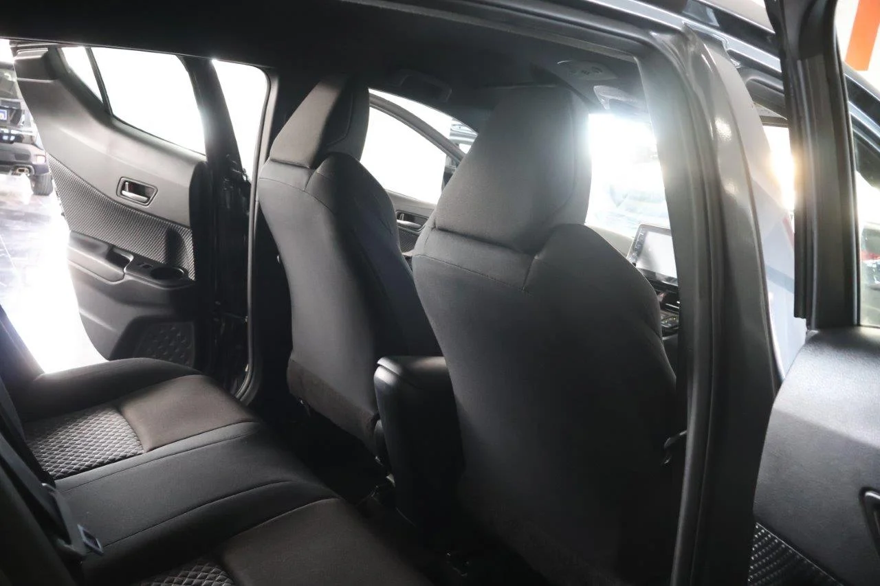 Toyota C-HR - View model 30
