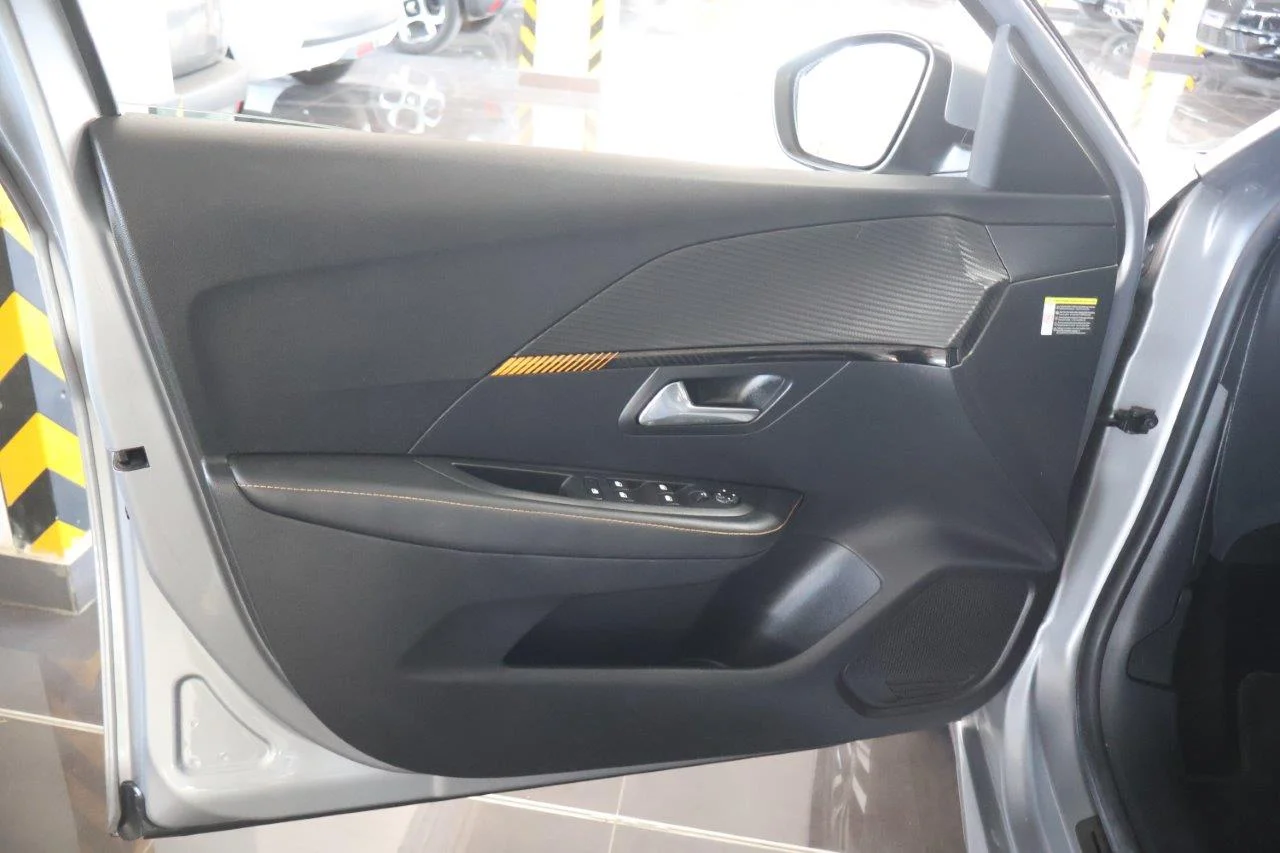 Peugeot 208 - View model 25