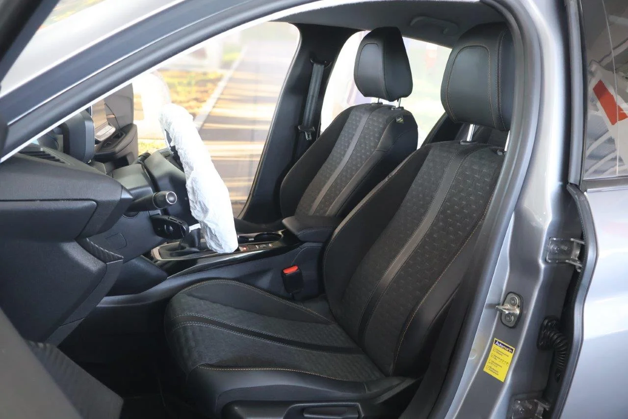Peugeot 208 - View model 26