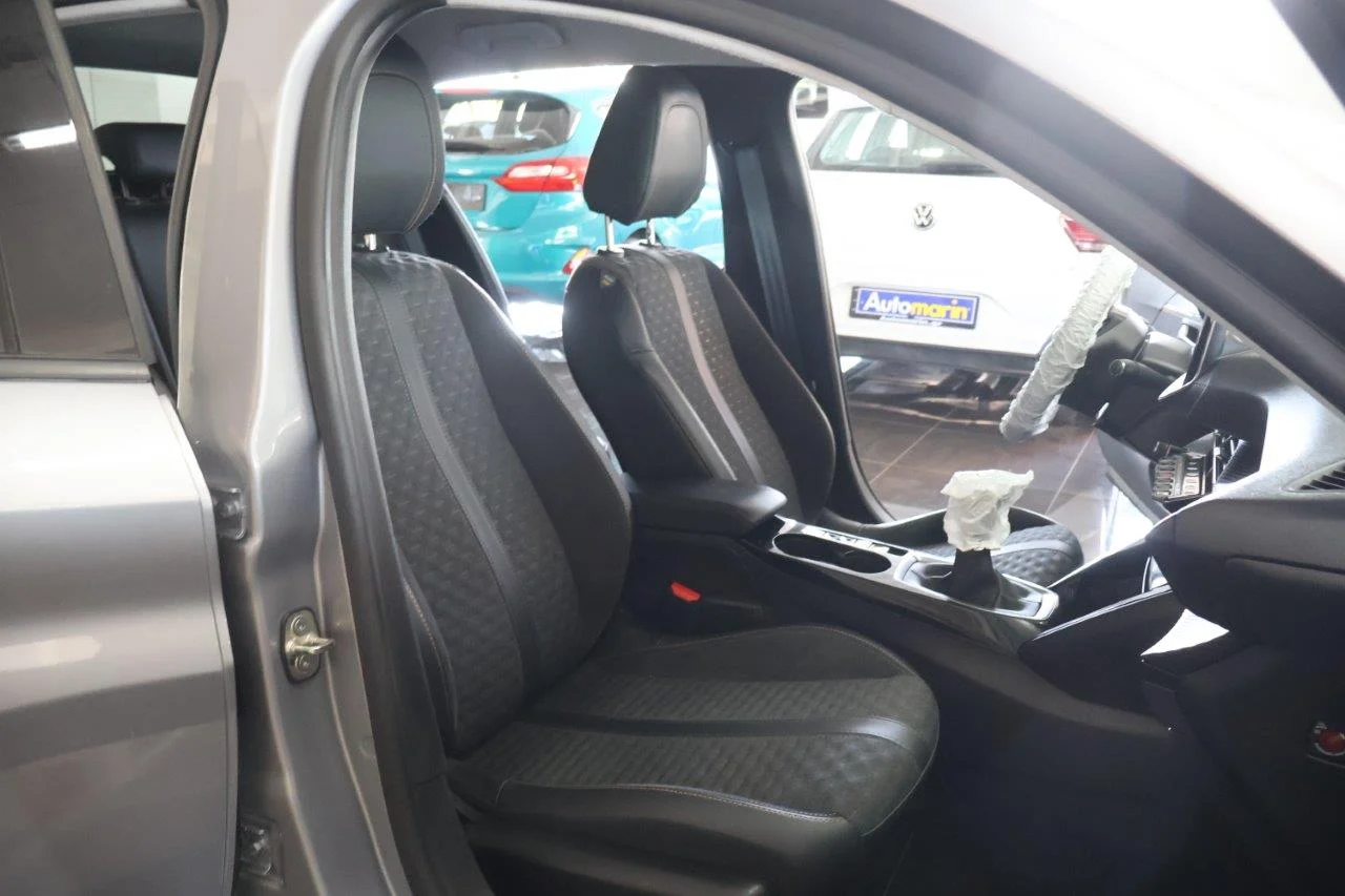 Peugeot 208 - View model 33