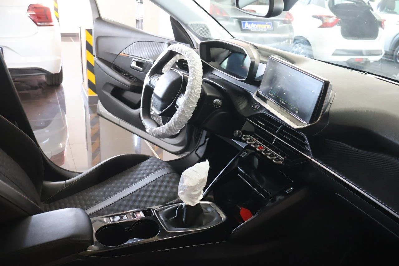 Peugeot 208 - View model 34