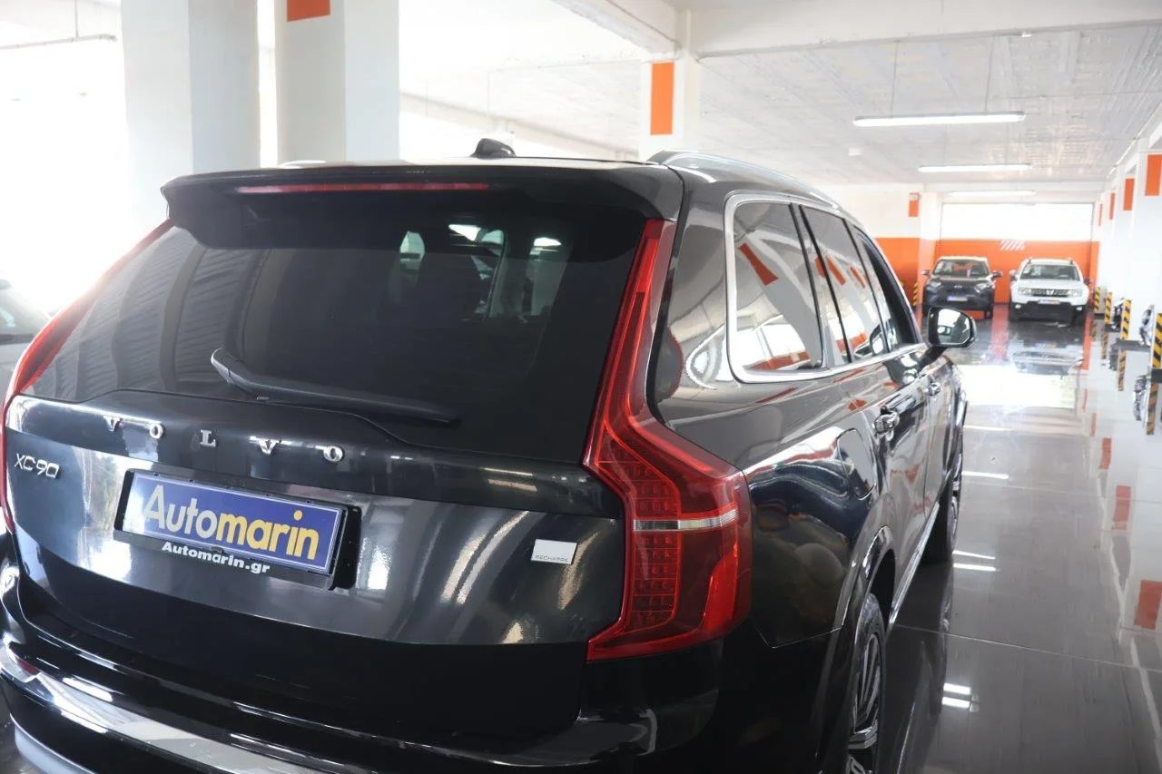 Volvo XC 90 - View model 10