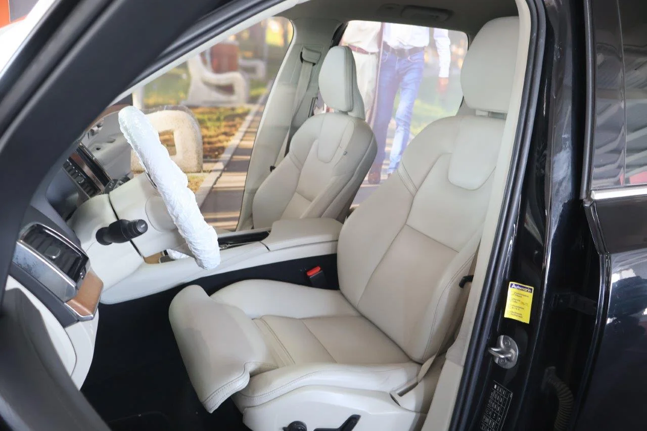 Volvo XC 90 - View model 28
