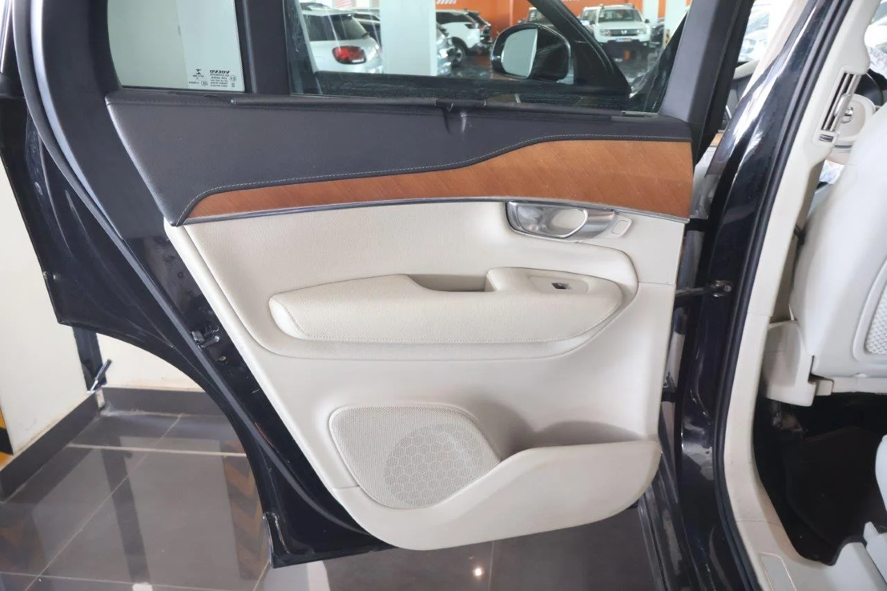 Volvo XC 90 - View model 30