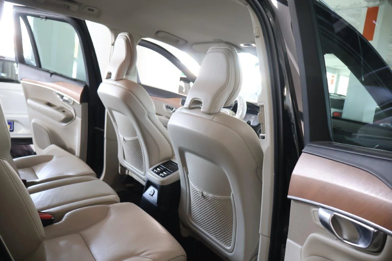 Volvo XC 90 - View model 32